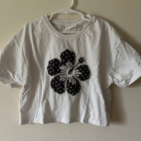 Bundle of Zara White Short Sleeve Tee & pale yellow t shirts - Picture 8 of 11